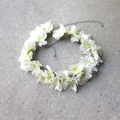 COURONNE DE FLEURS BLANCHES