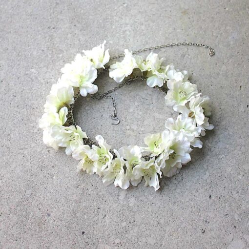 COURONNE DE FLEURS BLANCHES