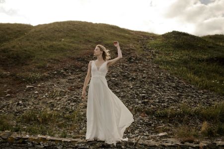 IBIZA Robe de mariée romantique fluide en guipure fleurie