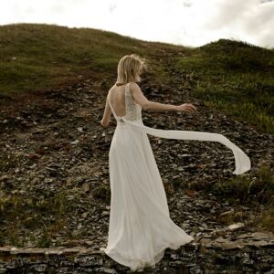 IBIZA Robe de mariée bohème sans manches nouée dans le dos