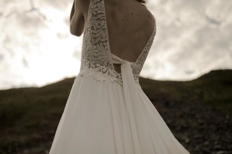 IBIZA Robe de mariée décolleté dos
