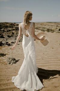 ICONE Robe de mariée bohème longue dentelle avec traine et dos ouvert