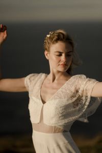ICY Robe de mariée effet boléro en dentelle de Calais