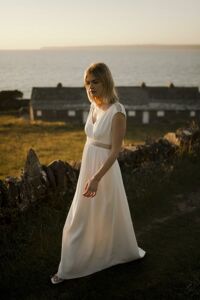 IMMACULATE Robe de mariée simple fluide sans manche décolleté croisé