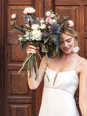 IM4Y Robe de mariée fines bretelles en crêpe fluide