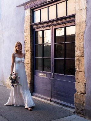IM4Y : « I’m for you », robe de mariée bohème en crêpe fluide, fines bretelles et volant sur le bas - BO Amarildine