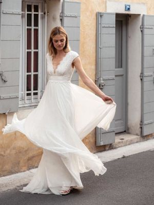 INTIME Robe de mariée vaporeuse par la créatrice Amarildine
