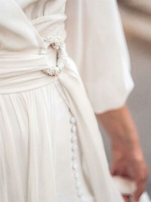 JAMMY Robe de mariée cache-coeur avec ceinture brodée de perles