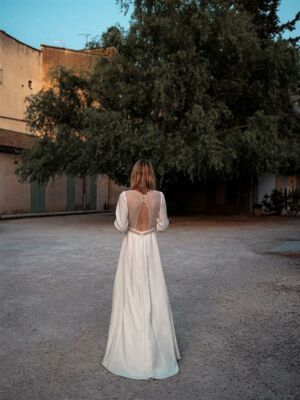 Robe de mariée longue bohème dos ouvert crêpe de soie Amarildine