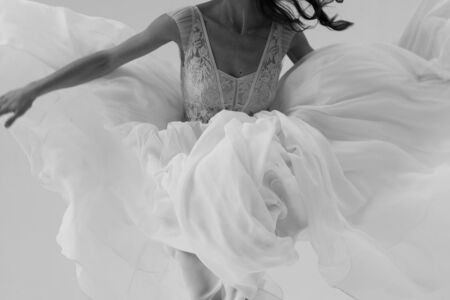 HAPPYNESS Robe de mariée vaporeuse bohème romantique